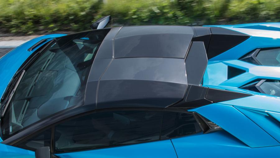 Детали экстерьера Lamborghini Aventador S Roadster 2017 года  (фото 19 из 27)